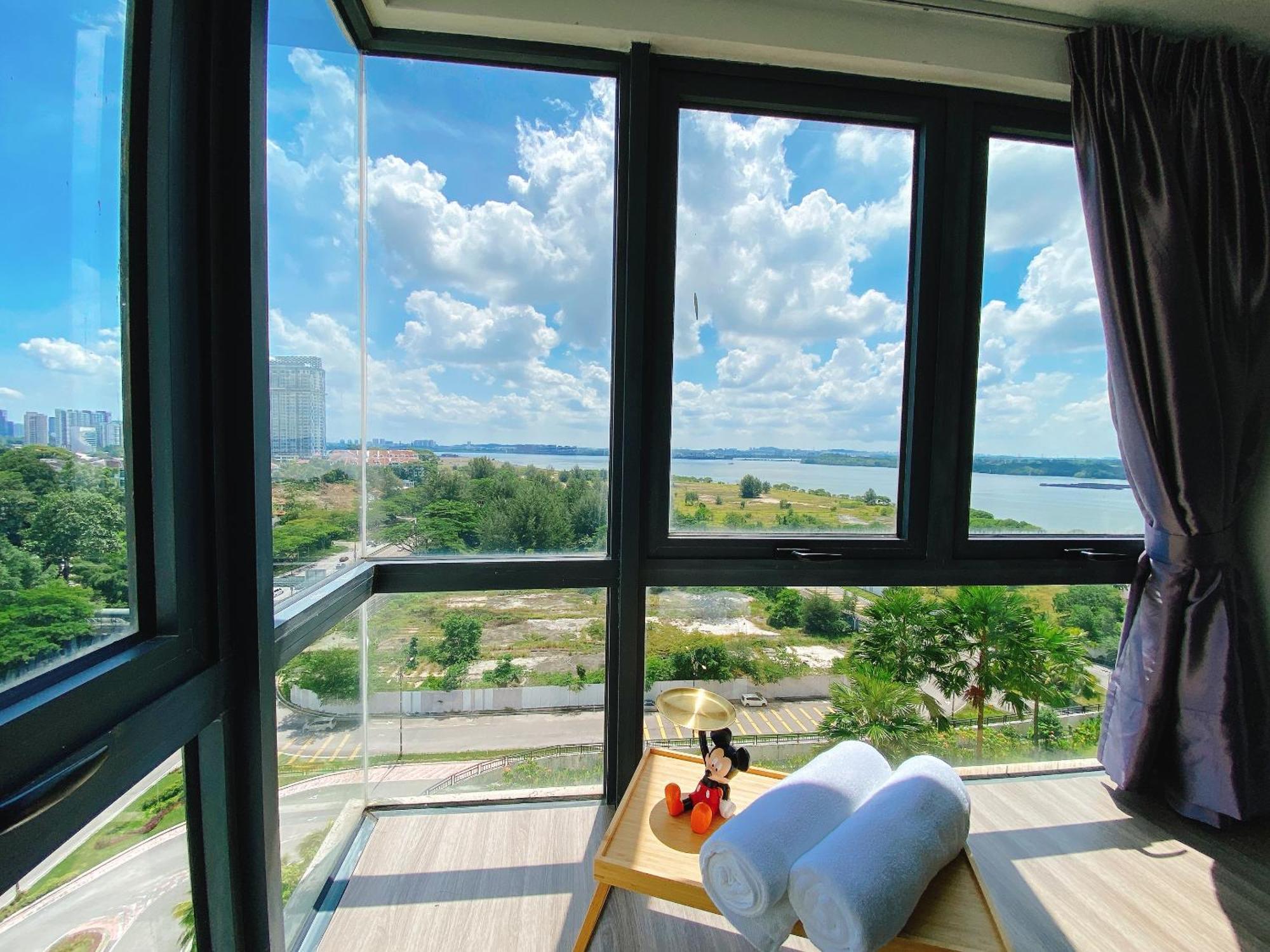 Scenic Country Garden Danga Bay By Lions Bay Apartment Johor Bahru Room photo