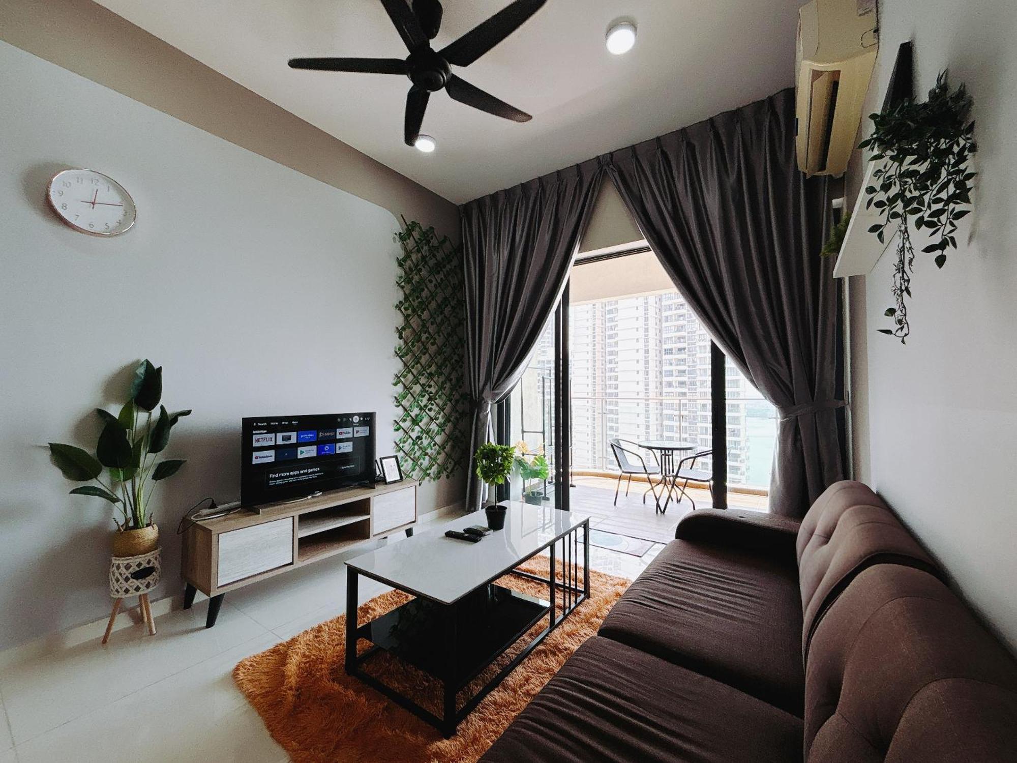 Scenic Country Garden Danga Bay By Lions Bay Apartment Johor Bahru Room photo