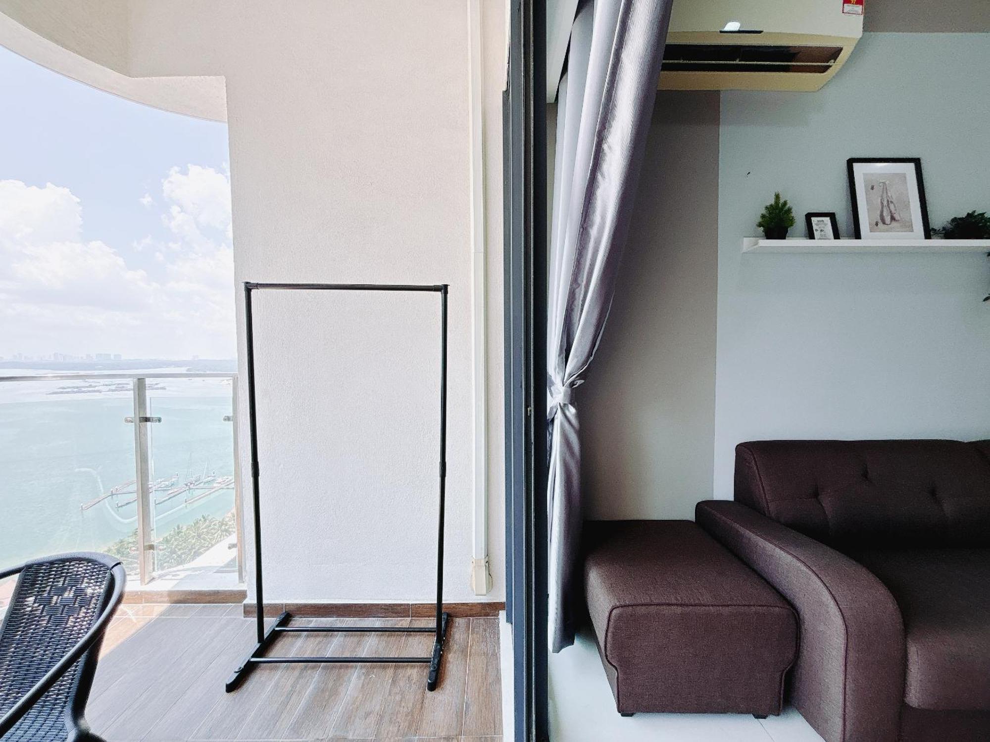 Scenic Country Garden Danga Bay By Lions Bay Apartment Johor Bahru Room photo