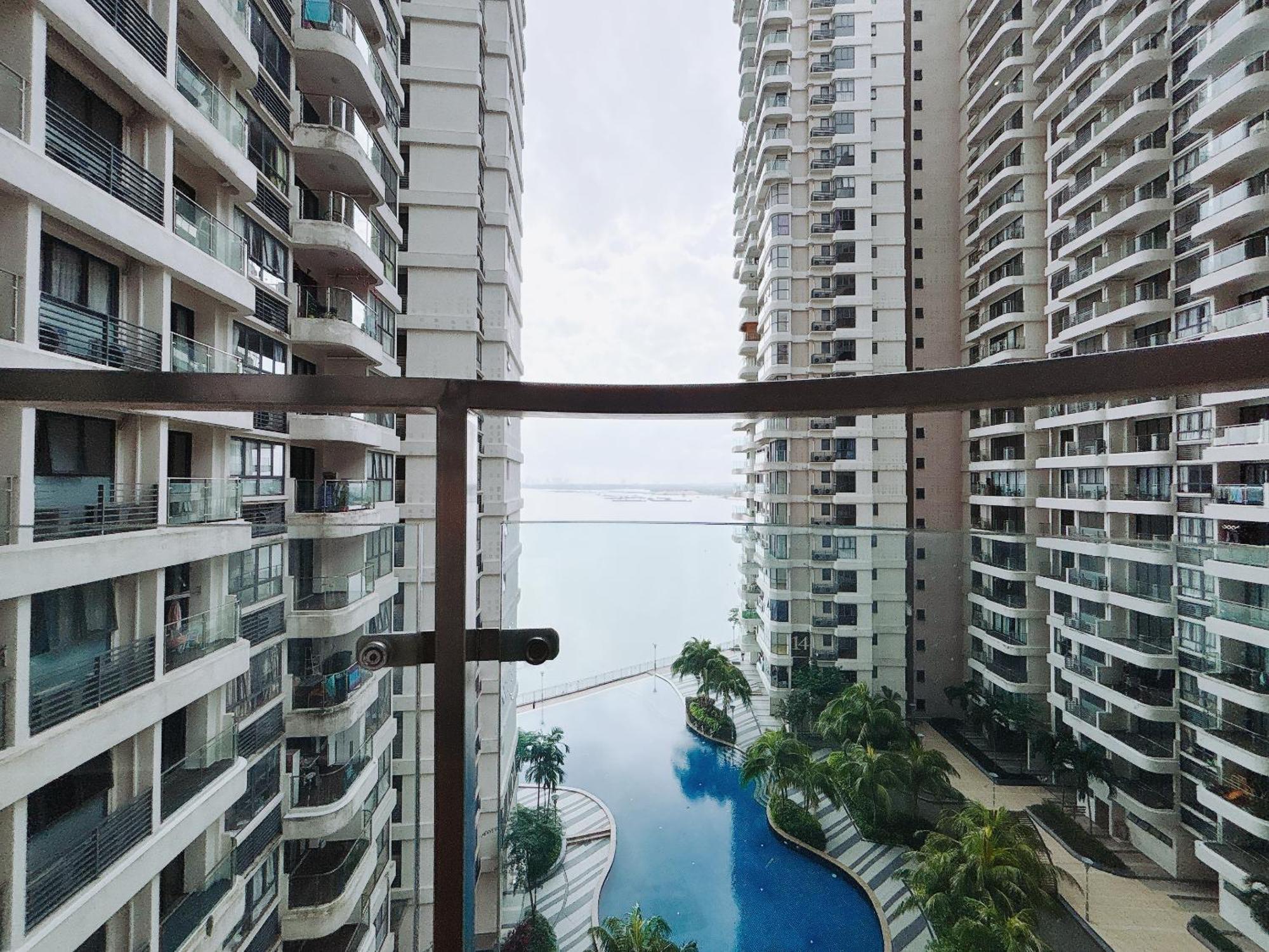 Scenic Country Garden Danga Bay By Lions Bay Apartment Johor Bahru Room photo